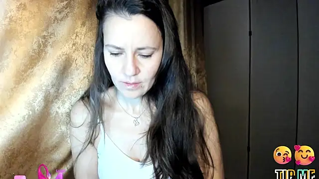 Snapshot of Found_Me chatting on November 17, 2025, 11:10 pm Found Me online show from November 17, 2025, 11:10 pm