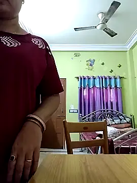 Royalgirl667 online show from December 6, 2024, 4:47 am