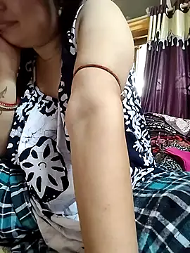 Royalgirl667 online show from December 10, 2024, 5:39 am