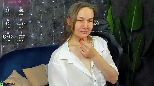 Snapshot of Lillian_White chatting on February 7, 2026, 12:58 am Lillian White online show from February 7, 2026, 12:58 am