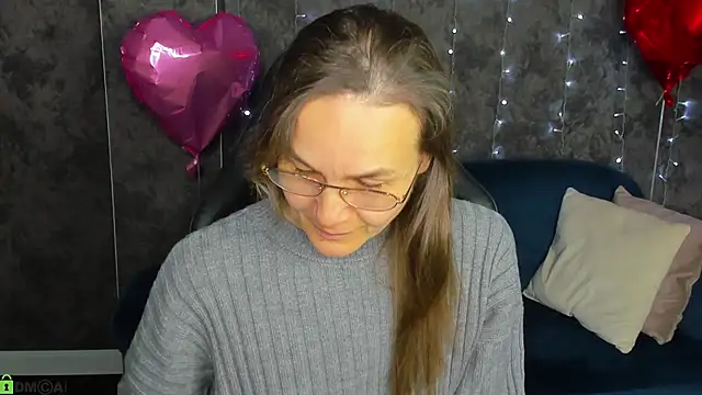 Snapshot of Lillian_White chatting on February 22, 2026, 1:07 am Lillian White online show from February 22, 2026, 1:07 am