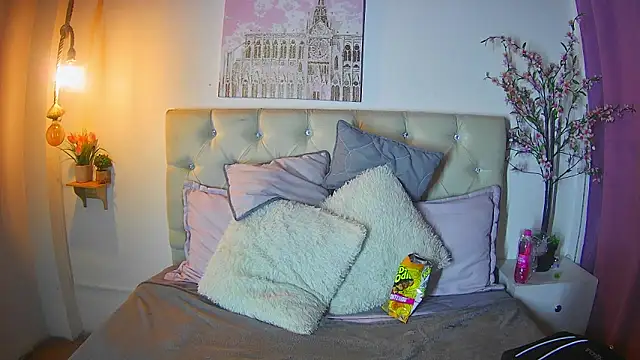 ShyVibes  online show from January 17, 2026, 8:01 pm