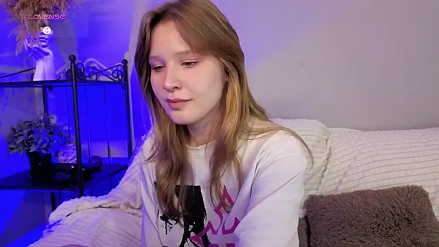 EvaStevs online show from January 10, 2025, 7:21 pm