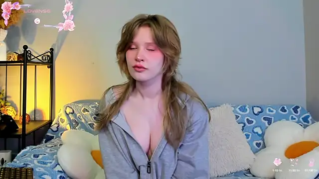 EvaStevs online show from February 22, 2025, 7:03 pm