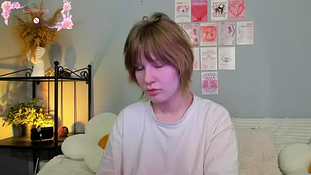 EvaStevs online show from March 9, 2025, 12:09 pm