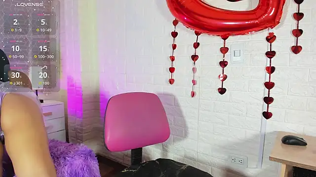 sweet kitty0110 online show from February 11, 2026, 11:59 am