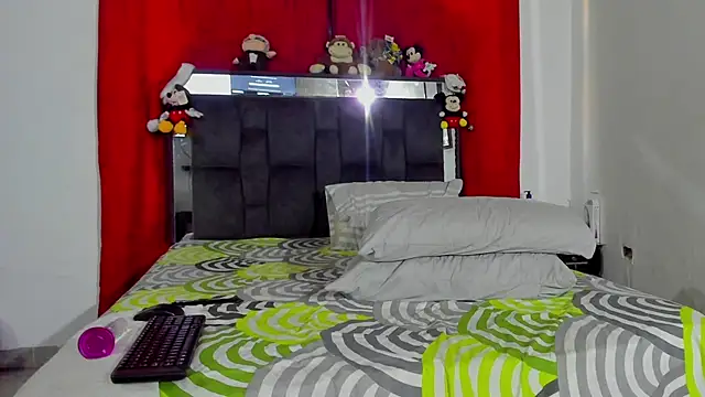 chloe vasquez710 online show from January 14, 2025, 9:41 pm