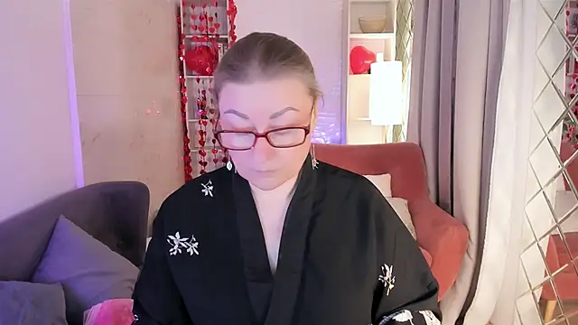 AlexandraKind online show from February 17, 2026, 8:37 pm