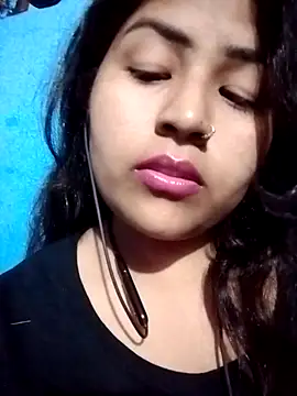 Snapshot of Love-Veronica chatting on February 3, 2026, 6:13 pm Love-Veronica online show from February 3, 2026, 6:13 pm