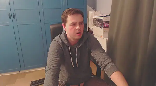 CuteMan33 online show from December 24, 2024, 2:54 am