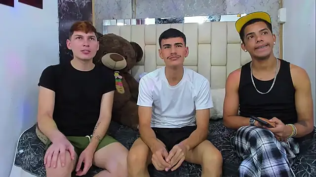 Snapshot of Bi_Latin_Boys1 chatting on December 12, 2024, 8:53 pm Bi Latin Boys1 online show from December 12, 2024, 8:53 pm