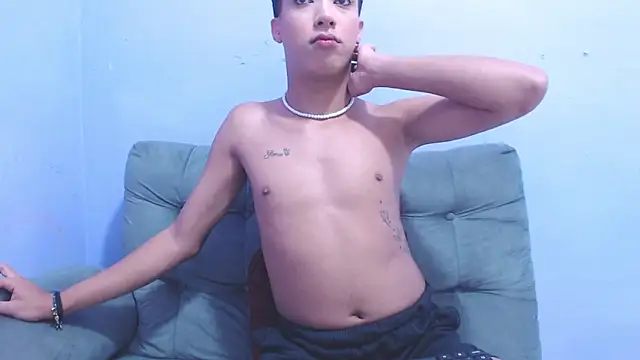 Snapshot of Hot_kleo chatting on January 3, 2025, 6:11 am Hot kleo online show from January 3, 2025, 6:11 am