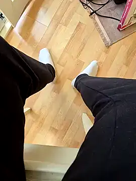 Snapshot of dirtynylonboy33 chatting on December 17, 2024, 12:22 pm dirtynylonboy33 online show from December 17, 2024, 12:22 pm