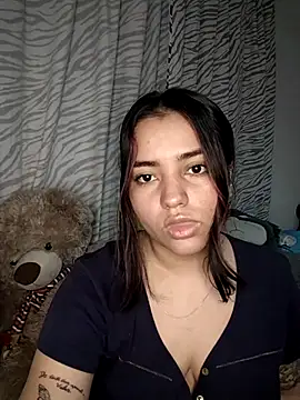 Snapshot of Ema_kraus chatting on February 1, 2025, 5:18 am Ema kraus online show from February 1, 2025, 5:18 am