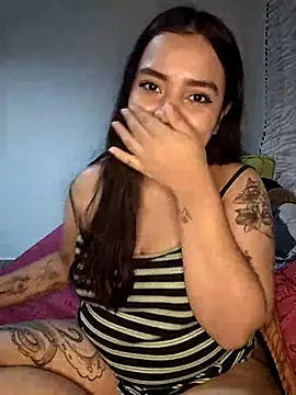 Snapshot of Ema_kraus chatting on March 17, 2025, 6:29 am Ema kraus online show from March 17, 2025, 6:29 am