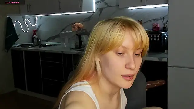 Sweet white chocolate online show from March 2, 2026, 6:03 am