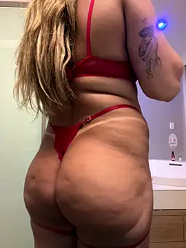 Snapshot of Casadadelicia26 chatting on December 20, 2025, 4:41 am Casadadelicia26 online show from December 20, 2025, 4:41 am