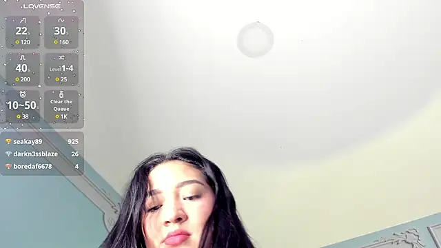 stefany duque1  online show from January 25, 2025, 6:12 am