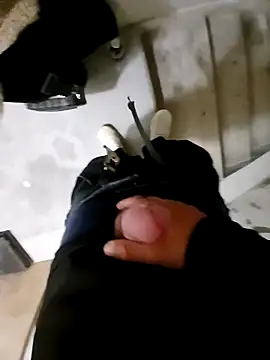 rominoucoquin online show from November 9, 2025, 2:32 am