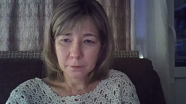 EllaJohnsonX online show from January 4, 2025, 2:04 pm