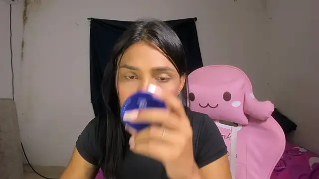 Miss noah18 online show from October 15, 2025, 9:48 pm