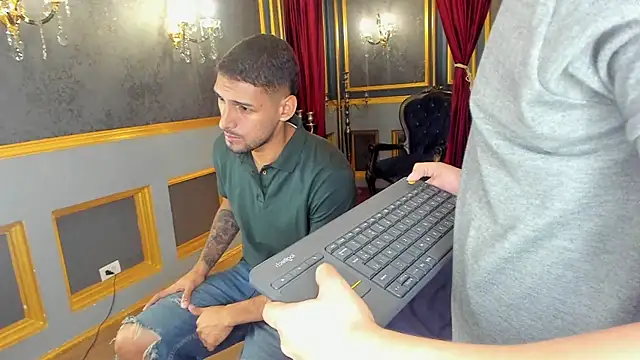 MarcoVitto online show from December 14, 2025, 11:37 am