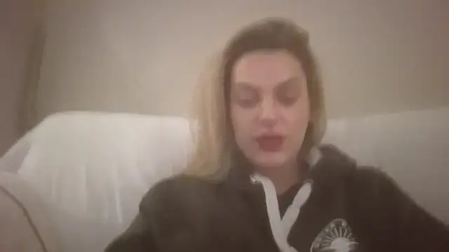 Snapshot of Gigi-Honey chatting on December 4, 2025, 10:40 pm Gigi-Honey online show from December 4, 2025, 10:40 pm