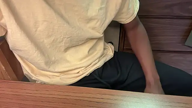 cumfull432 online show from February 5, 2025, 4:36 pm