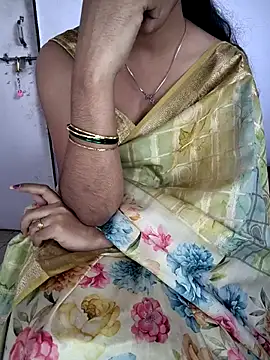 Snapshot of lovelygirl4567 chatting on February 3, 2026, 6:40 am lovelygirl4567 online show from February 3, 2026, 6:40 am