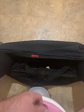 Snapshot of balint35 chatting on November 11, 2025, 4:07 pm balint35 online show from November 11, 2025, 4:07 pm