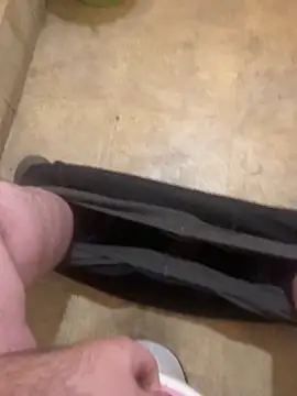 Snapshot of balint35 chatting on December 21, 2025, 8:32 am balint35 online show from December 21, 2025, 8:32 am