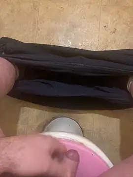 Snapshot of balint35 chatting on February 17, 2026, 6:25 pm balint35 online show from February 17, 2026, 6:25 pm