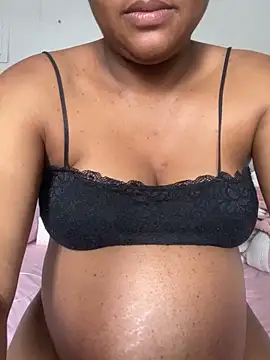 Mariaapimentinha online show from December 18, 2025, 11:49 am