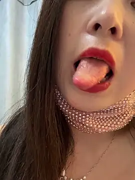 SSSniang- online show from March 3, 2025, 1:09 pm