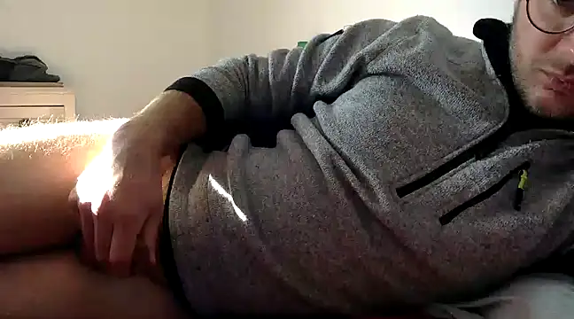 Snapshot of coquin5995 chatting on February 1, 2025, 11:10 am coquin5995 online show from February 1, 2025, 11:10 am