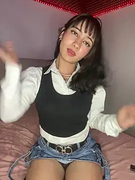 Snapshot of Catmila- chatting on January 19, 2025, 2:36 am Catmila- online show from January 19, 2025, 2:36 am