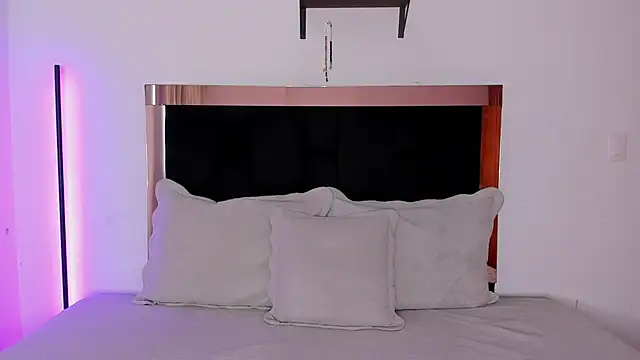 Carorosse online show from February 15, 2026, 4:58 pm