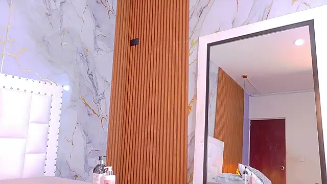 Snapshot of hotiergirl chatting on February 14, 2026, 12:02 pm hotiergirl online show from February 14, 2026, 12:02 pm