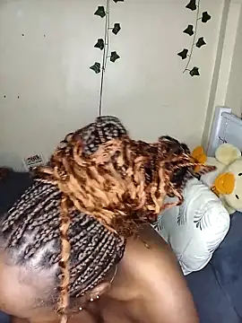 Vprettieeer online show from March 22, 2025, 11:42 pm