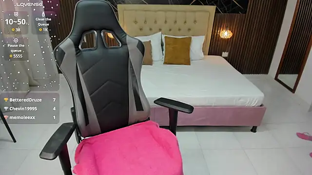 Snapshot of Lolly_18 chatting on February 4, 2025, 3:26 pm Lolly 18 online show from February 4, 2025, 3:26 pm