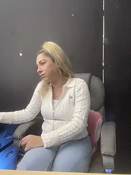 viktoria davis  online show from February 8, 2026, 10:13 pm