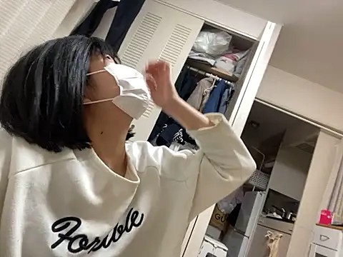 Snapshot of riri_riri_jp chatting on October 14, 2025, 10:05 am riri riri jp online show from October 14, 2025, 10:05 am