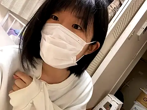 Snapshot of riri_riri_jp chatting on October 22, 2025, 10:26 am riri riri jp online show from October 22, 2025, 10:26 am