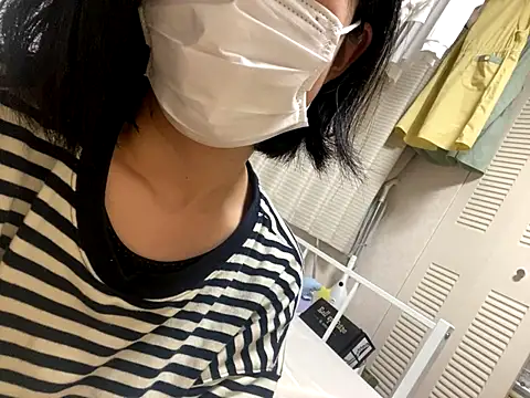 Snapshot of riri_riri_jp chatting on October 30, 2025, 2:51 pm riri riri jp online show from October 30, 2025, 2:51 pm