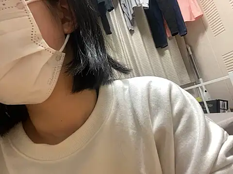 Snapshot of riri_riri_jp chatting on November 26, 2025, 10:49 am riri riri jp online show from November 26, 2025, 10:49 am