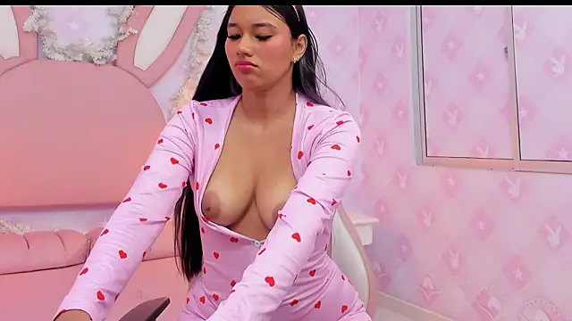 Snapshot of LIA_SWAN_ chatting on February 2, 2026, 4:22 am LIA SWAN online show from February 2, 2026, 4:22 am