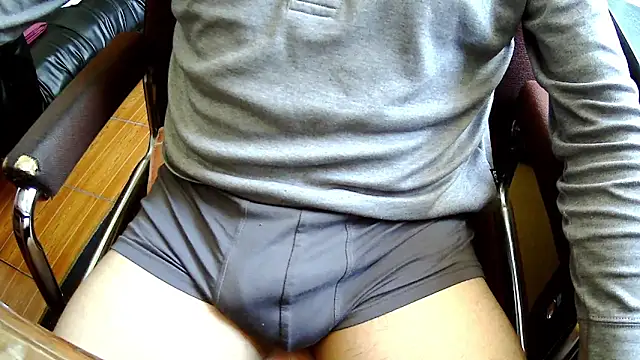 Snapshot of Andre16c chatting on September 10, 2025, 2:28 pm Andre16c online show from September 10, 2025, 2:28 pm