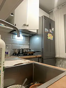 Donna Sun online show from February 10, 2025, 6:35 pm