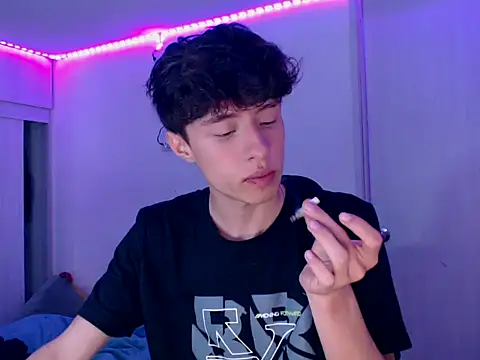 Snapshot of Juanmres chatting on January 11, 2026, 6:24 pm Juanmres online show from January 11, 2026, 6:24 pm