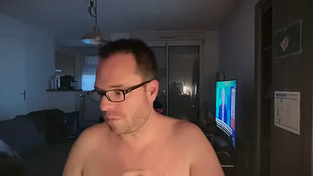 Funnyjul31 online show from February 25, 2026, 5:44 pm